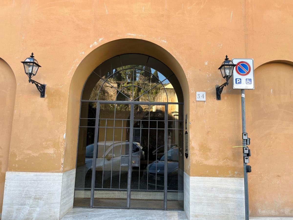 Shabby Roman Studio- Ai Fori Imperiali Exterior photo