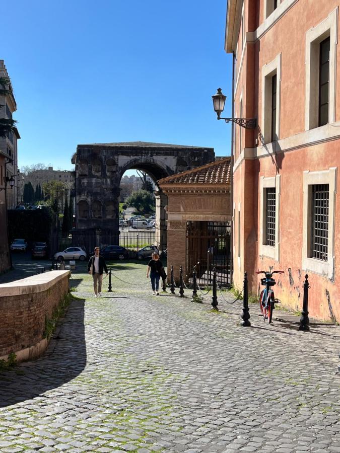 Shabby Roman Studio- Ai Fori Imperiali Exterior photo