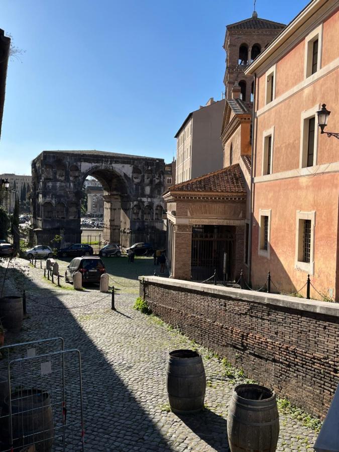Shabby Roman Studio- Ai Fori Imperiali Exterior photo